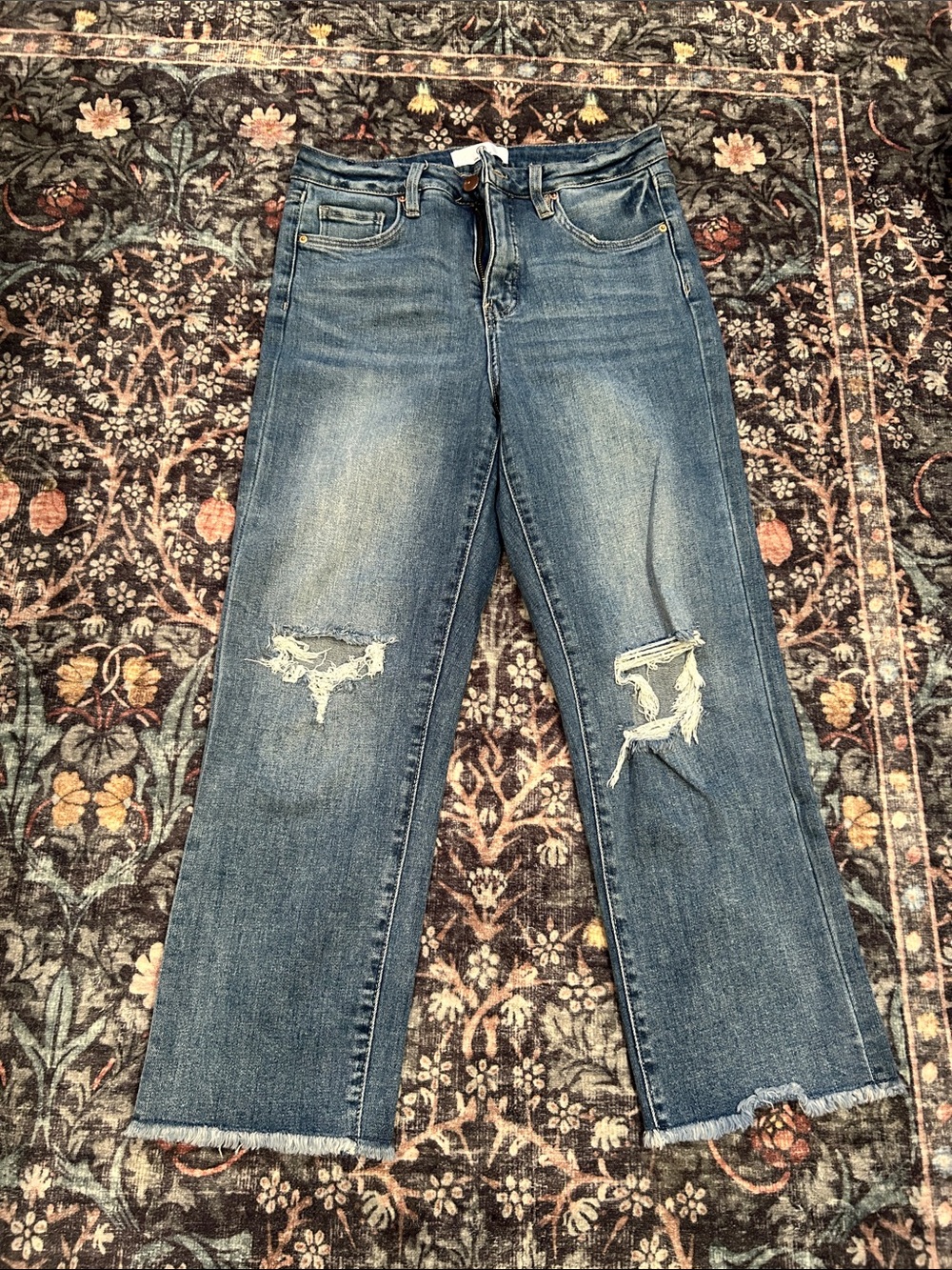 RFM Distressed Ankle Crop Straight Leg Jeans
